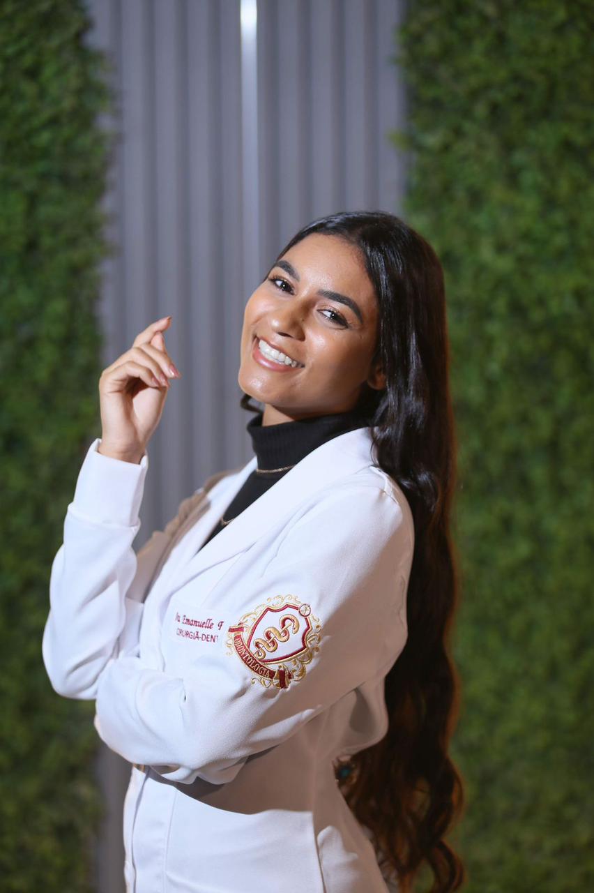 Dra. Emanuelle Fortuna Valente